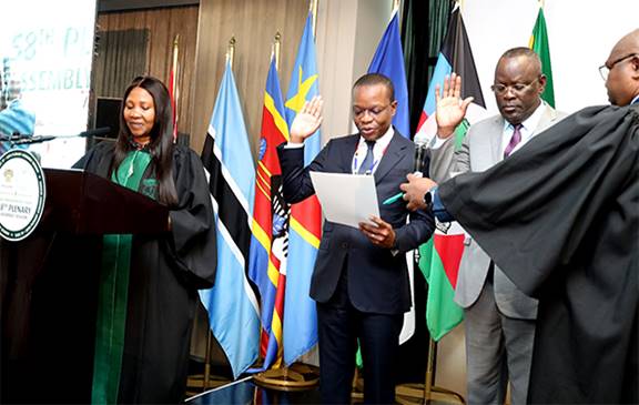 Adão de Almeida investido membro do Fórum Parlamentar da SADC