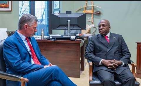 Téte António fala das potencialidades do Corredor do Lobito no Senado Americano