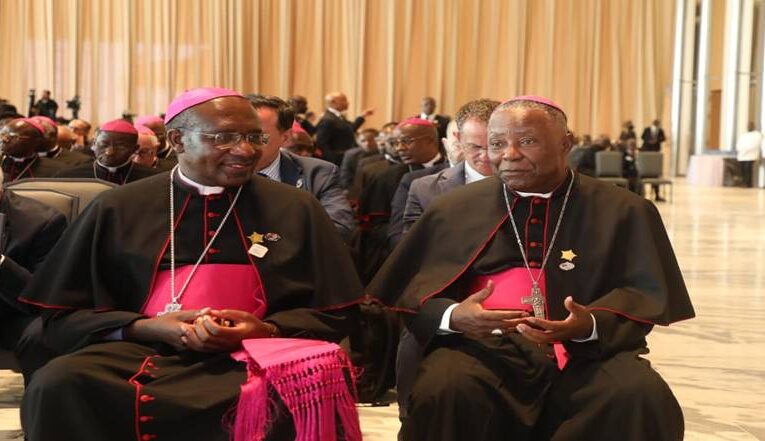 Líder da Igreja Católica Romana reúne-se com Bispos da CEAST