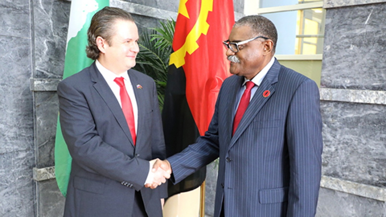 Luanda e Moscovo abordam reforço da cooperação