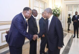 João Lourenço confere posse a novos secretários de Estado e ao embaixador no Senegal