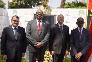 Primeiro presidente de Angola homenageado na Praça dos Heróis