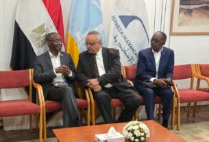 Antigo Vice-Presidente visita Biblioteca de Alexandria