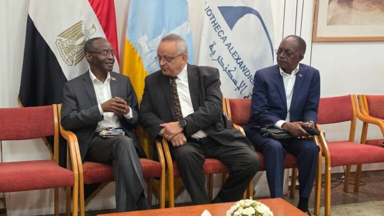 Antigo Vice-Presidente visita Biblioteca de Alexandria